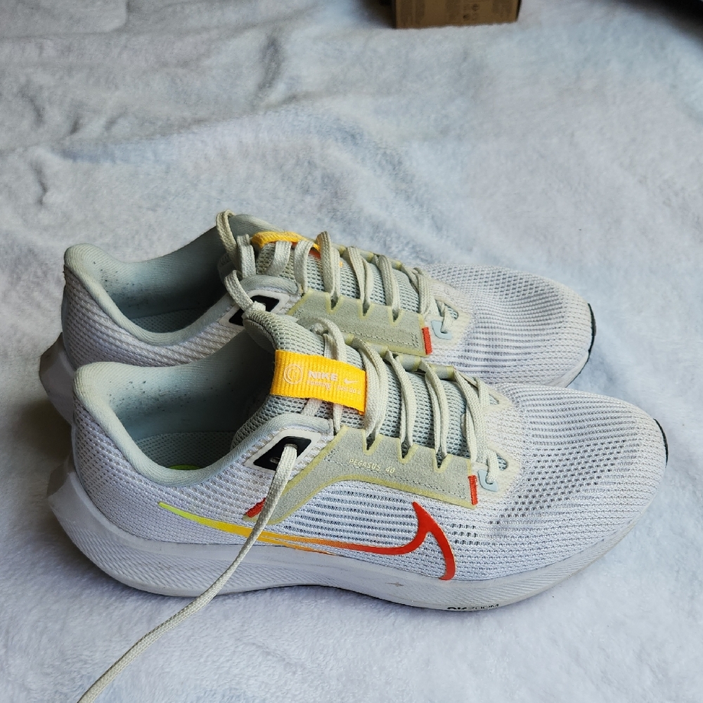 Nike White and Oranges Pegasus 40
